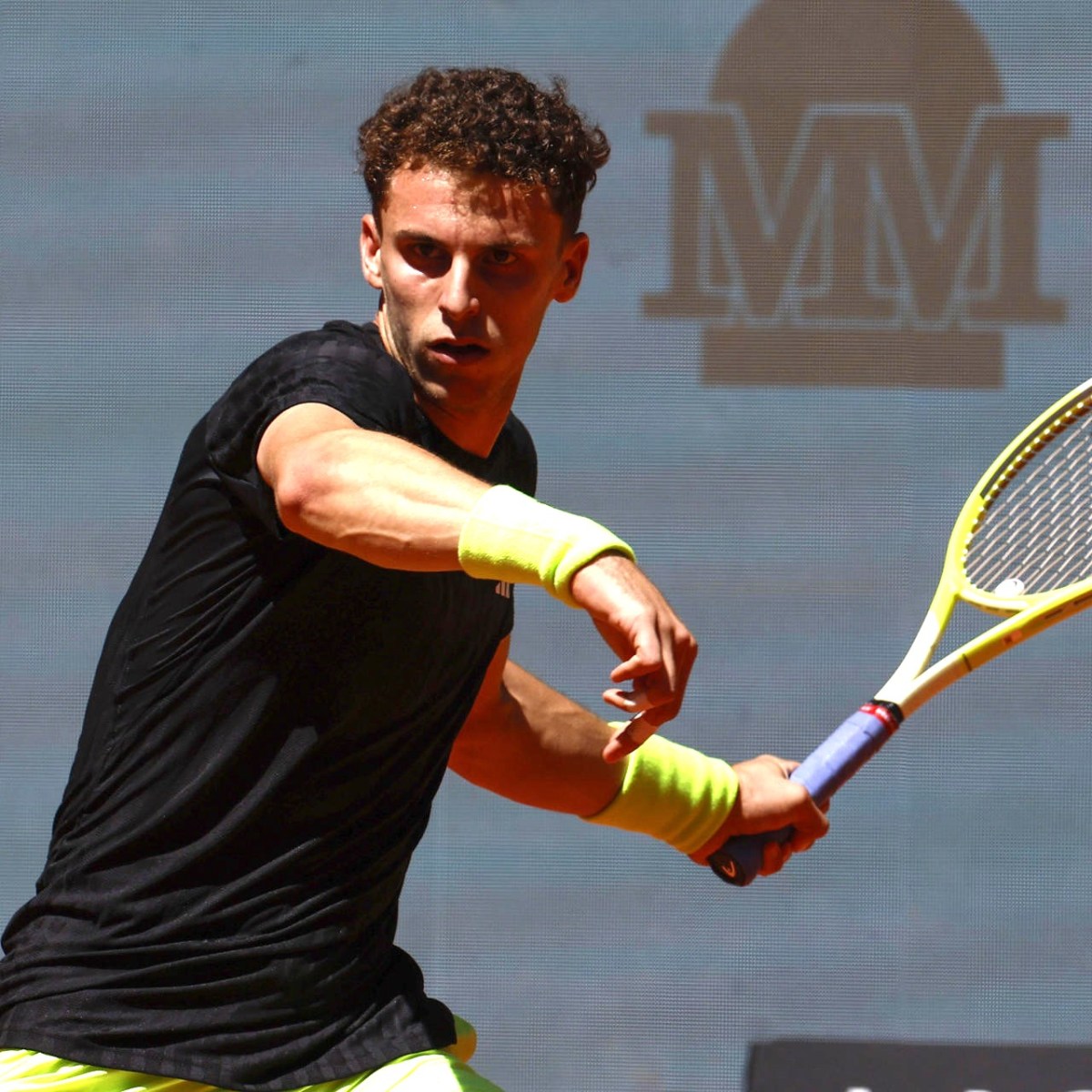 Cerúndolo Supera a Ruud y Avanza a Semifinales en Torneo Suizo