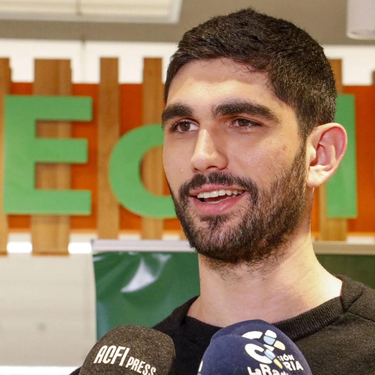 Santi Aldama Visualiza el Campeonato de la NBA con los Dallas Mavericks