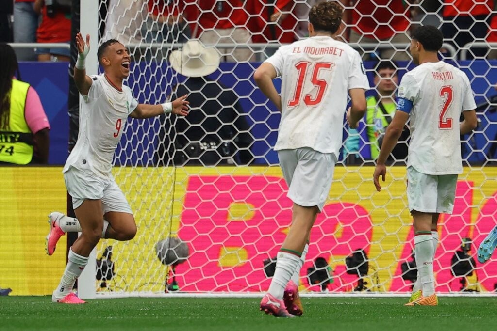 Marruecos Derrota a Canadá 3-0 y Asegura su Pase a Cuartos de Final