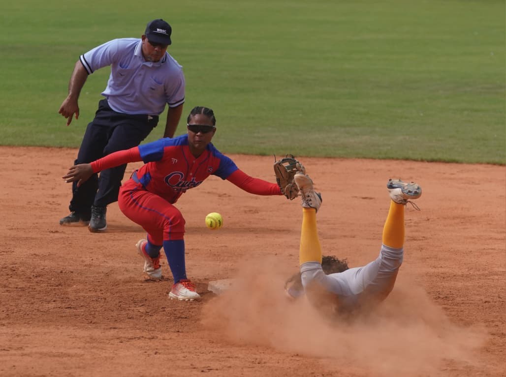 Islas Vírgenes de EE. UU. Inicia con Victoria en el Torneo Femenino de Sóftbol frente a Cuba