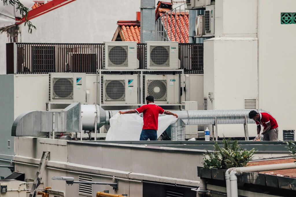 La ola de calor en Europa impulsa la compra masiva de aires acondicionados, saturando la producción china