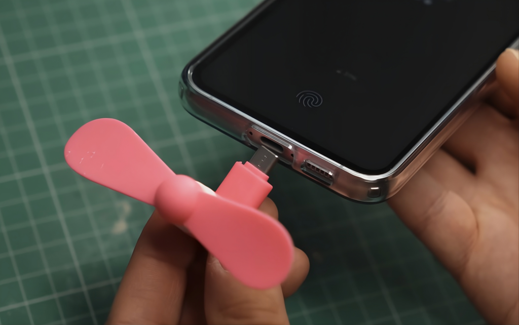 El riesgo de usar ventiladores USB-C directamente conectados al móvil: un peligro para la integridad del dispositivo