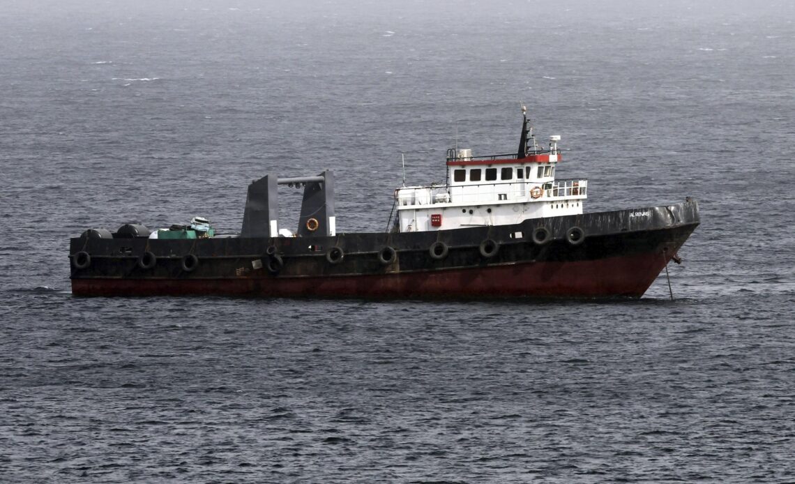 Irán Contradice a Trump y Afirma el Control del Estrecho de Ormuz