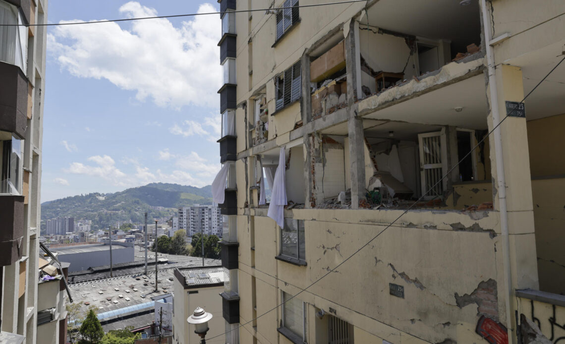 Colombia: Aumenta a 273 el número de fallecidos por terremoto en medio de debate sobre la asistencia