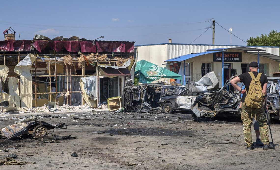 Ataque de Dron Ruso en Jersón Deja Cuatro Muertos y Cinco Heridos