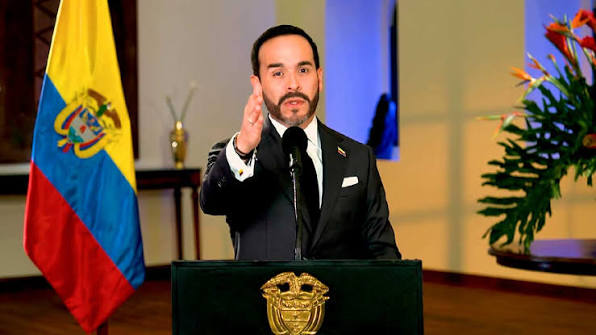 Presidente Colombiano Renueva Cúpula Militar y Demanda Eficacia en Seguridad
