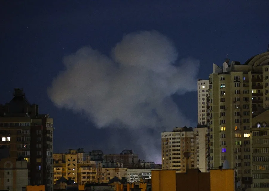 Ataque Ruso en Kiev: Nueve Muertos y Treinta Heridos, Incluyendo Cuatro Menores