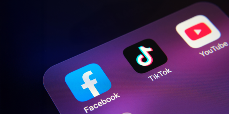 Acuerdo de Meta por Adicción en Menores Impulsa Exigencias de Seguridad a YouTube y TikTok