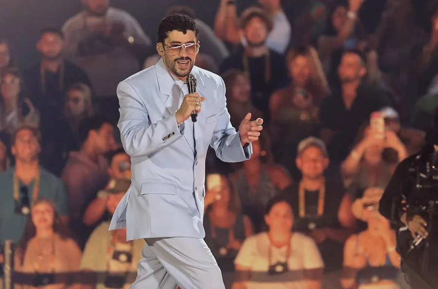 Bad Bunny Finaliza Gira ''Debí Tirar Más Fotos'' con Impresionante Marca de 3.1 Millones de Boletos Vendidos