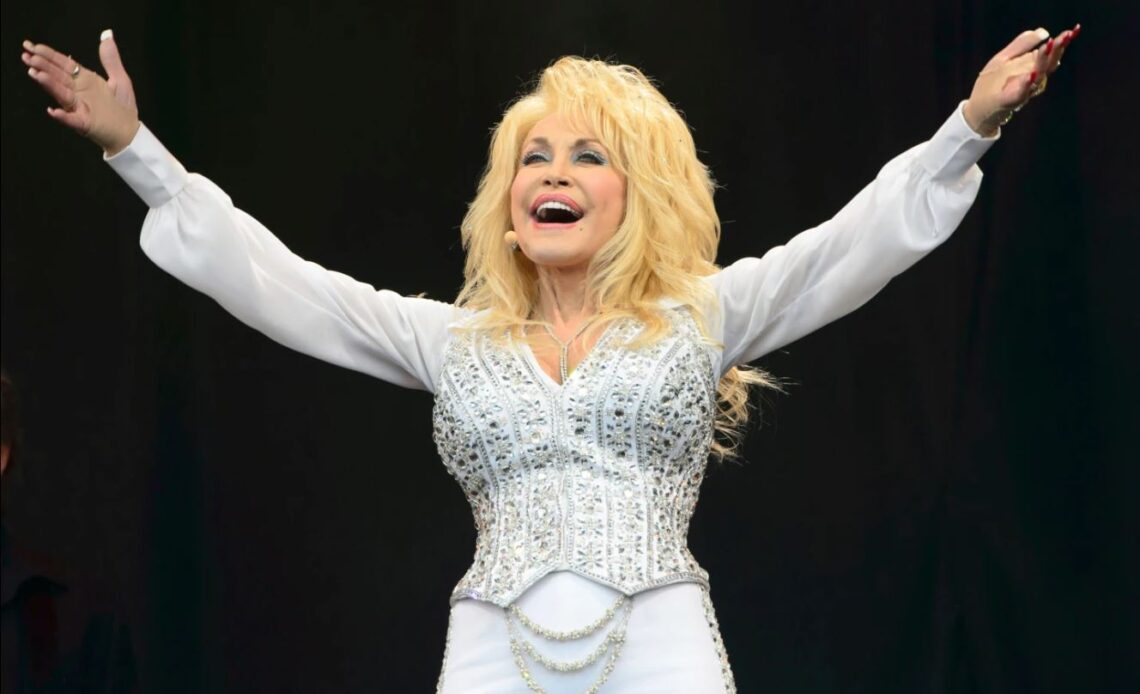 Las Canciones Más Emblemáticas de Dolly Parton y sus Historias Ocultas