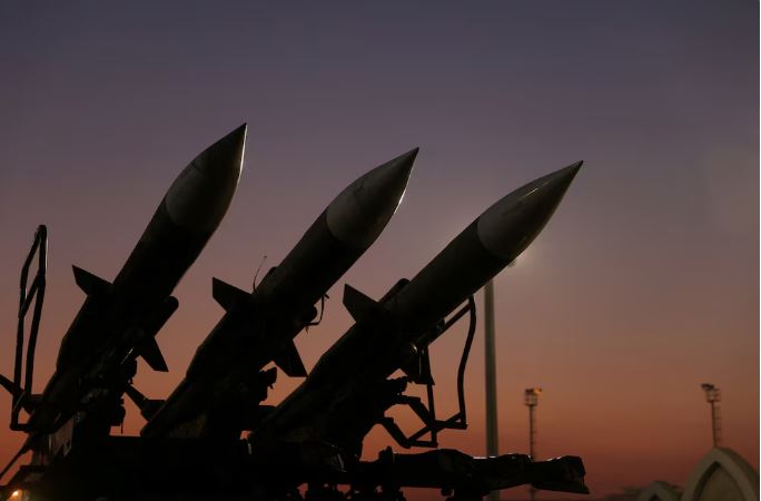 Irán Justifica Ataque a Bases de EE. UU. como Represalia por Bombardeos en Larak