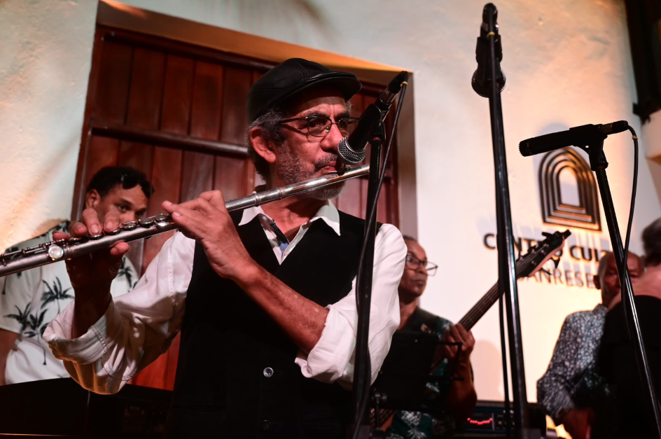 Centro Cultural Banreservas honra la trayectoria de Kundengo Minier y César Namnúm en el son dominicano