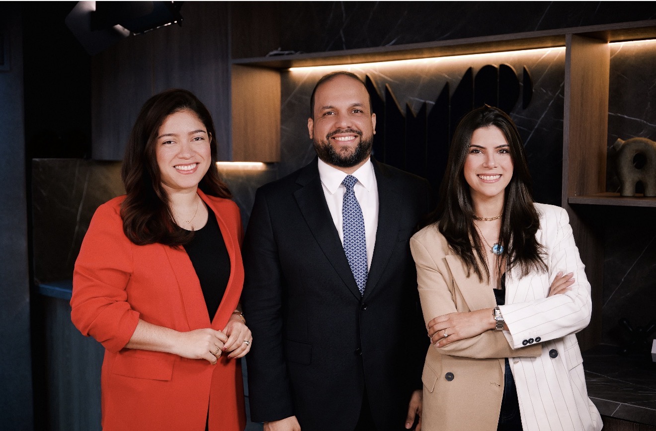 La X 102 Fortalece su Equipo Directivo para Impulsar el Crecimiento y la Expansión