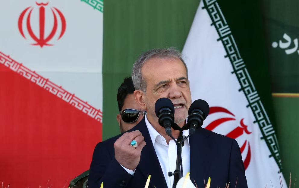 Irán Confirma el Impacto de las Restricciones Estadounidenses: Caída del Comercio Exterior del 35%