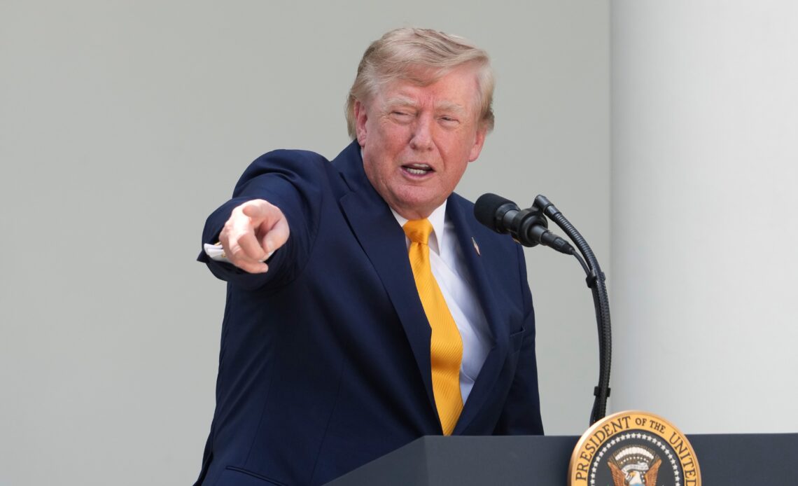 Trump Culpa a Biden por las Muertes de Militares en el Atentado de Kabul de 2021