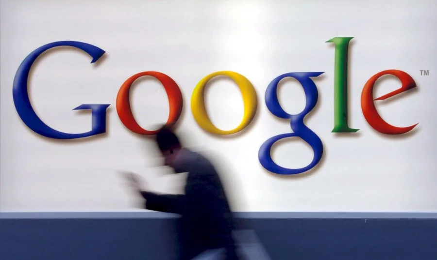 Editoriales Francesas Demandan a Google por Resúmenes de Noticias Generados por Inteligencia Artificial