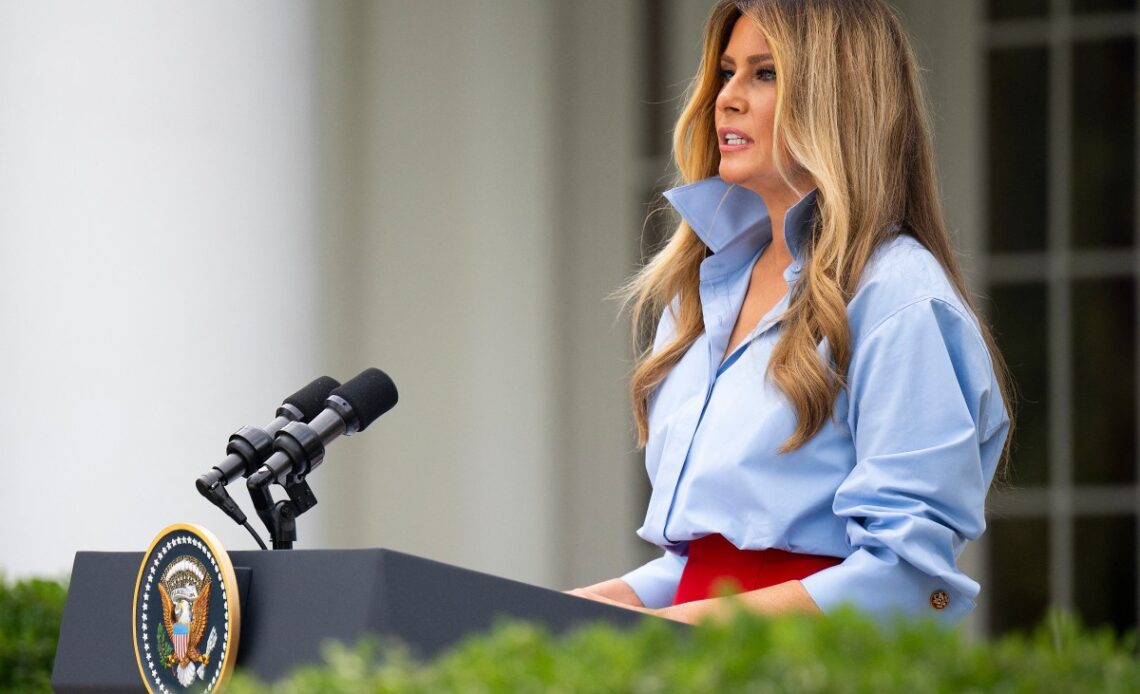 Melania Trump Vuelve a la Escena Pública en la Casa Blanca: ''Escuché que me extrañaron''