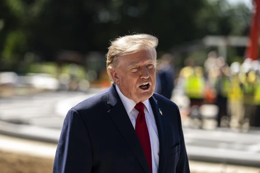 Trump Considera Reanudar Diálogo con Irán, Demandando el Cese de su Programa Nuclear