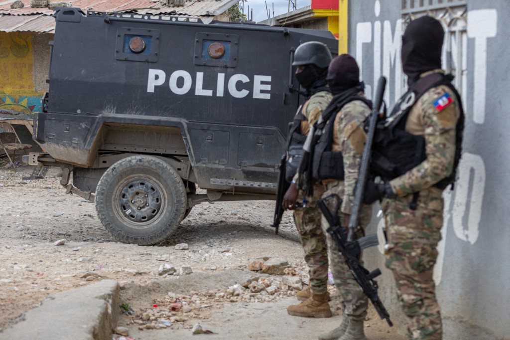 La Policía Nacional de Haití Reafirma Compromiso Tras Masacre de 47 Vidas por Grupos Armados