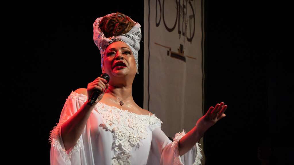 Diomary La Mala Triunfa en el Festival Mundial del Bolero en México