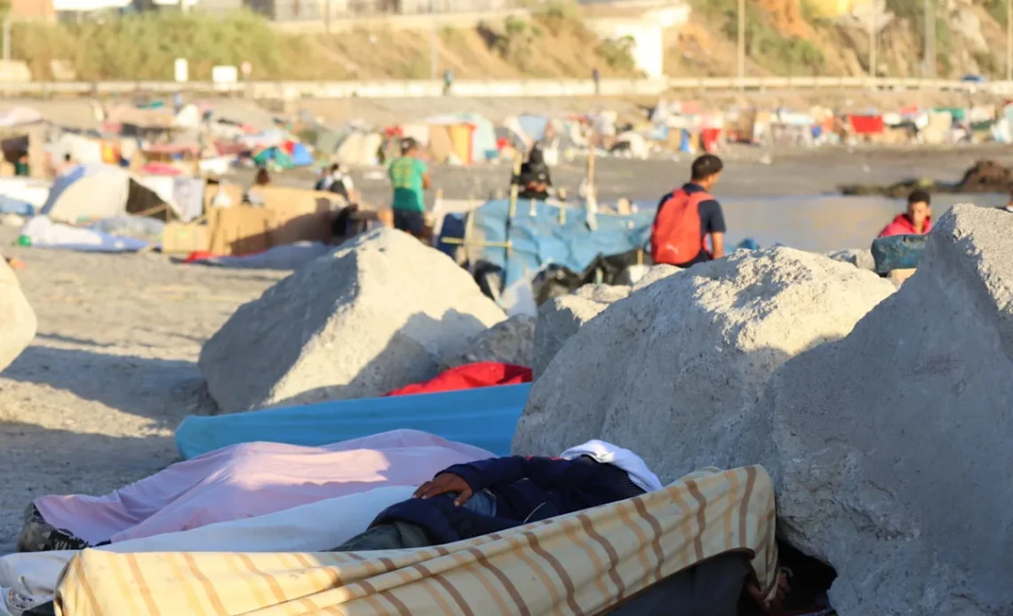 Detenidos doce ciudadanos marroquíes por altercados y agresiones a militares en Ceuta