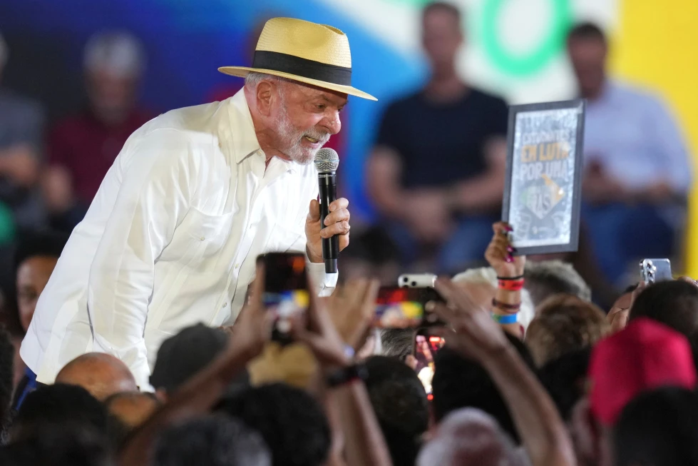 Lula da Silva Confirma Candidatura para la Reelección en Brasil Ante Influencia Externa