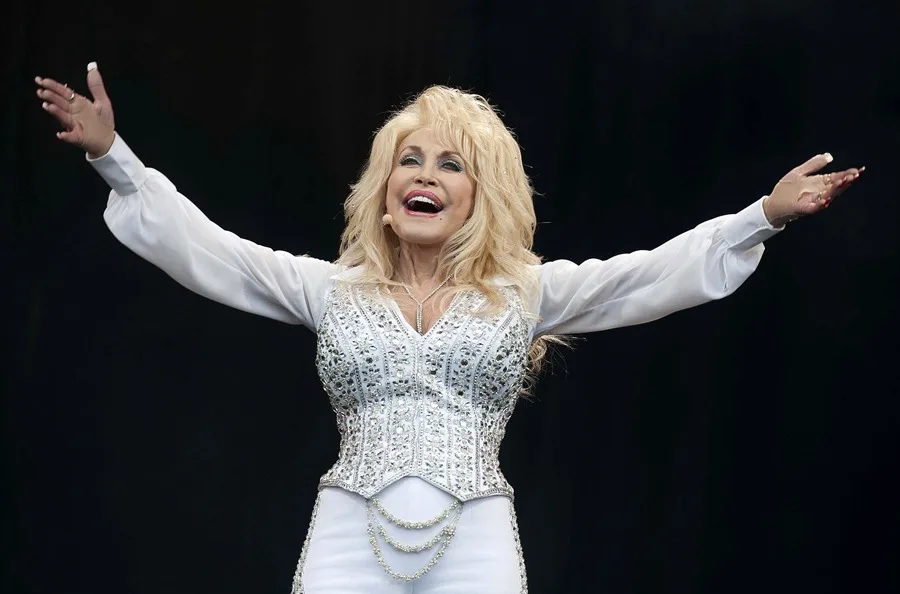 Fallece Dolly Parton a los 80 años tras enfrentar complicaciones de salud