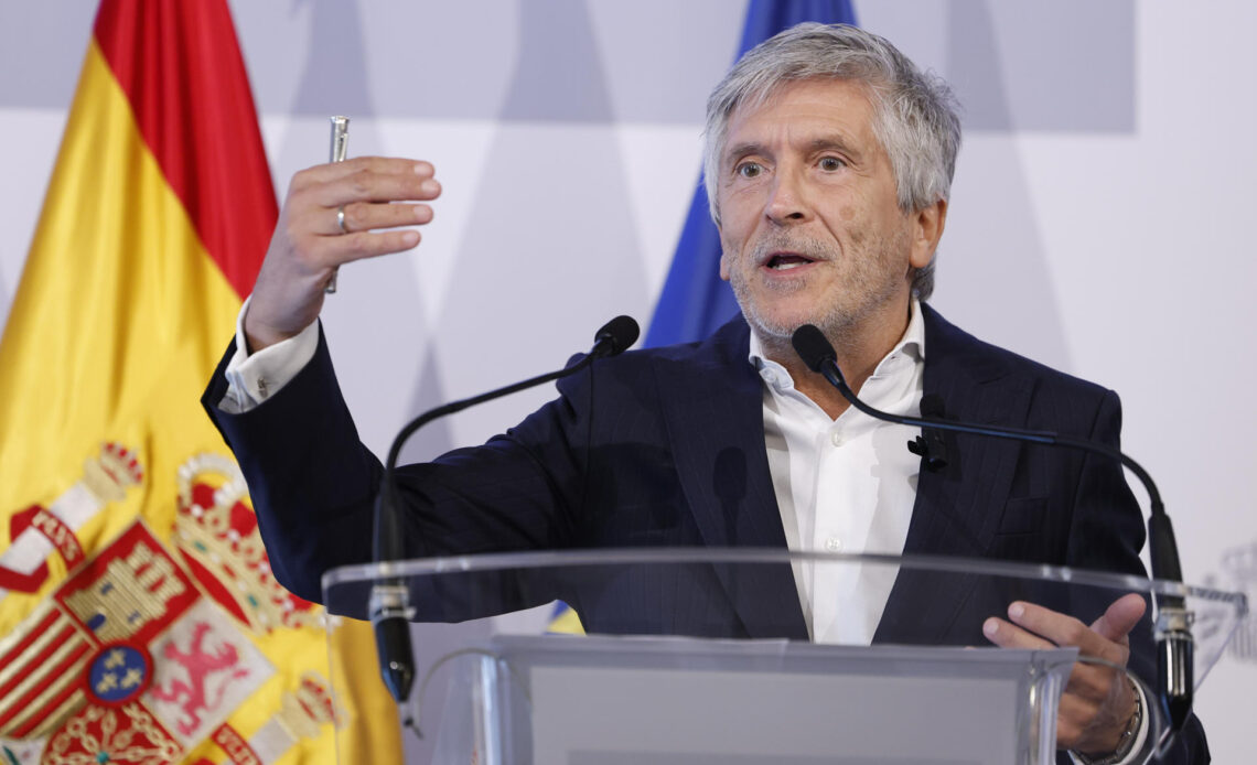 España Confirma el Retorno de 70.000 Migrantes Tras la Crisis en Ceuta