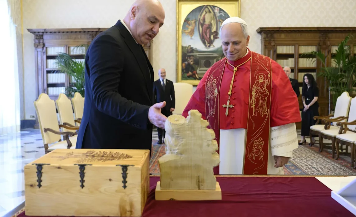 Presidente de Líbano Solicita Apoyo Papal para la Retirada Israelí de Territorios Libaneses