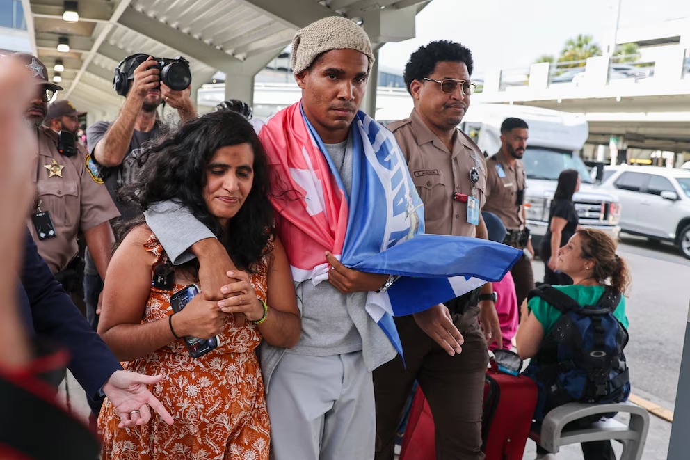 Organización No Gubernamental Advierte sobre Aumento de Prisioneros Políticos en Cuba y Detención de Menor de 13 Años