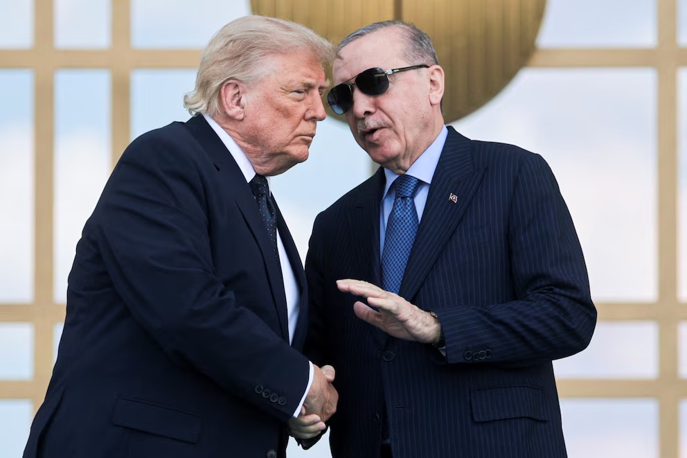 Presidente turco insta a Trump a mantener el diálogo con Irán y ofrece apoyo diplomático