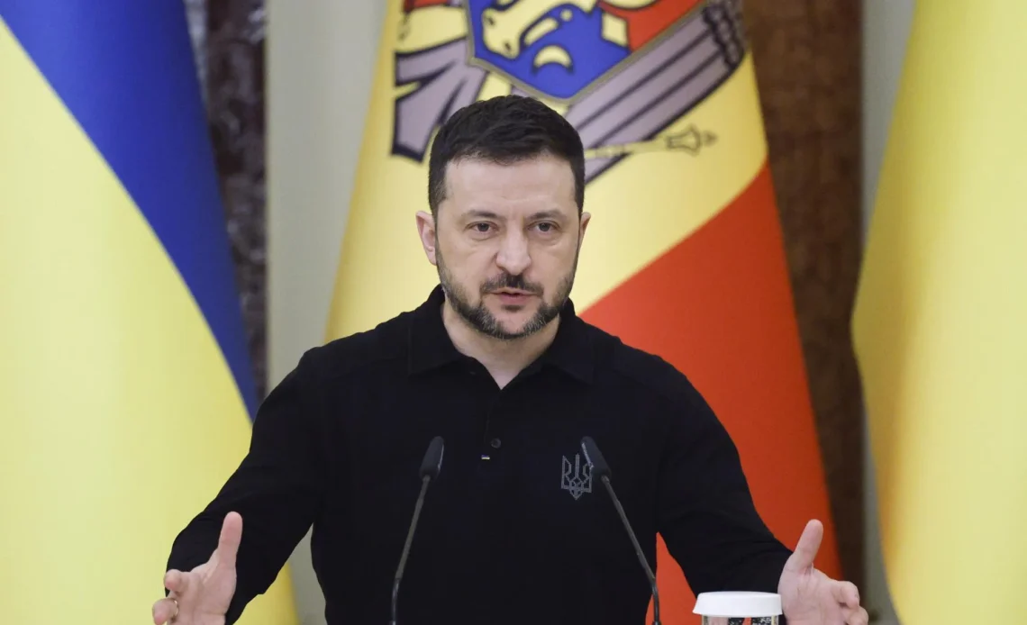 Zelenski Promete Represalias Tras Mortífero Ataque Ruso en su Ciudad Natal