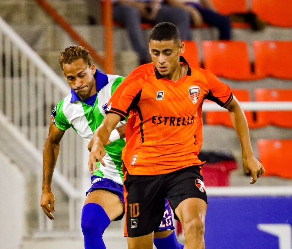 Delfines del Este Vence a Cibao FC en su Propia Cancha