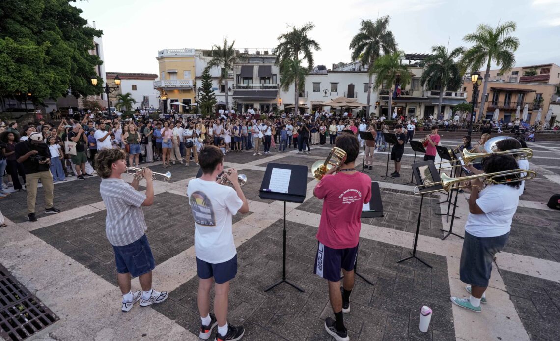 Jóvenes Músicos de Carnegie Hall Sorprenden con Actuaciones en la Ciudad Colonial