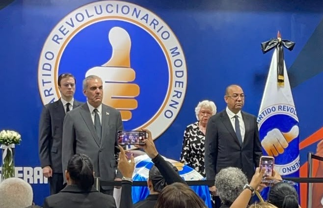 Presidente Abinader Asiste a Funeral de Exdiputado Andrés Matos