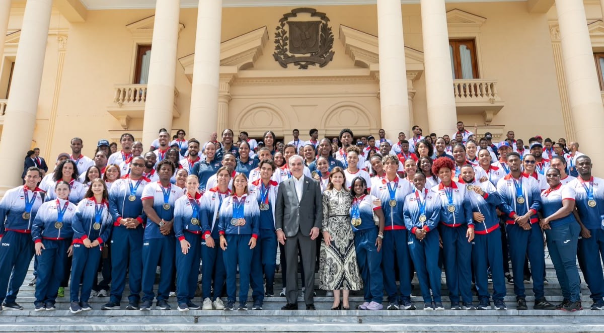 Abinader Integra Medallistas de Santo Domingo 2026 al PARNI y Eleva Incentivos Deportivos