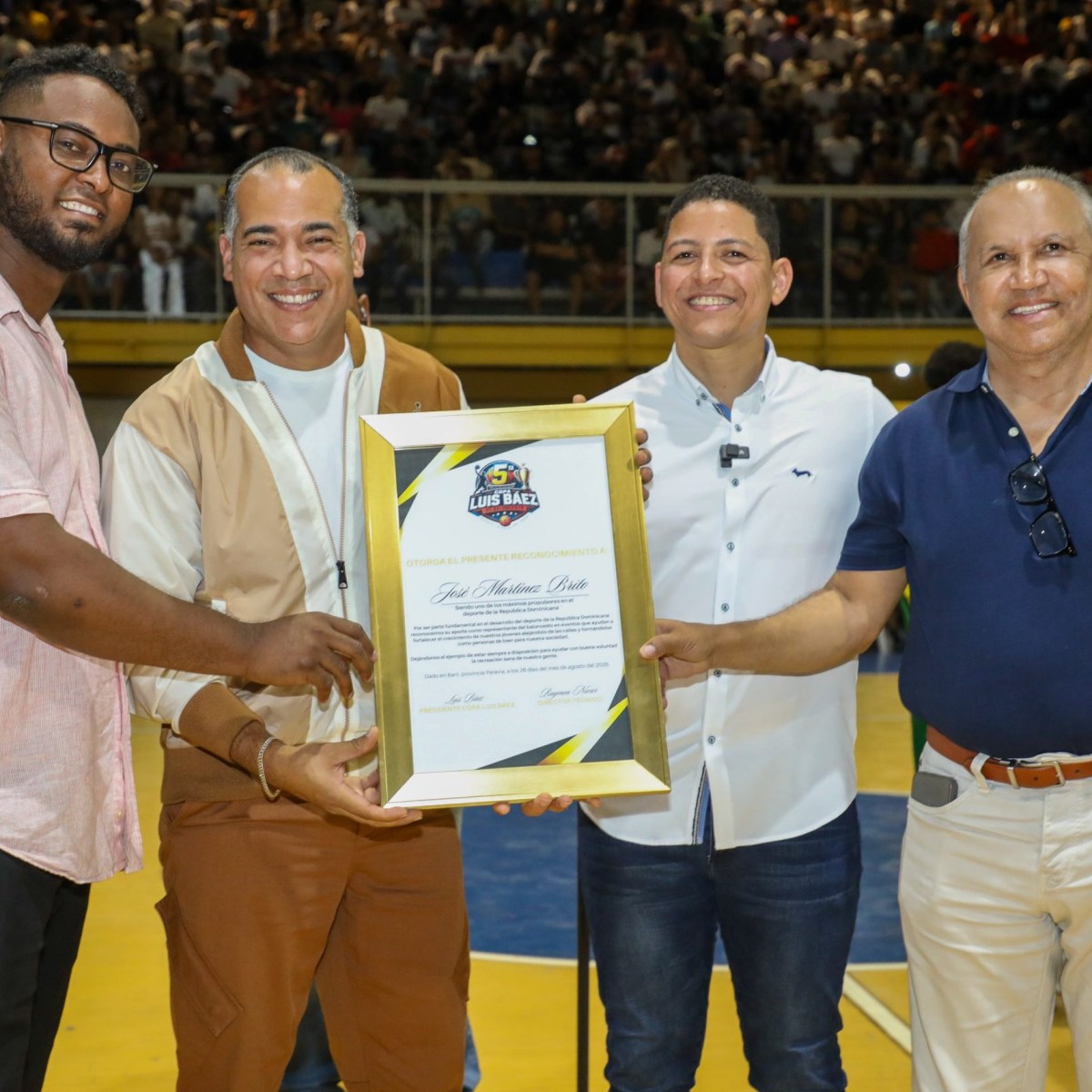 Inauguran Torneo de Baloncesto Superior en Baní con Homenajes a Chimbala y Martínez Brito