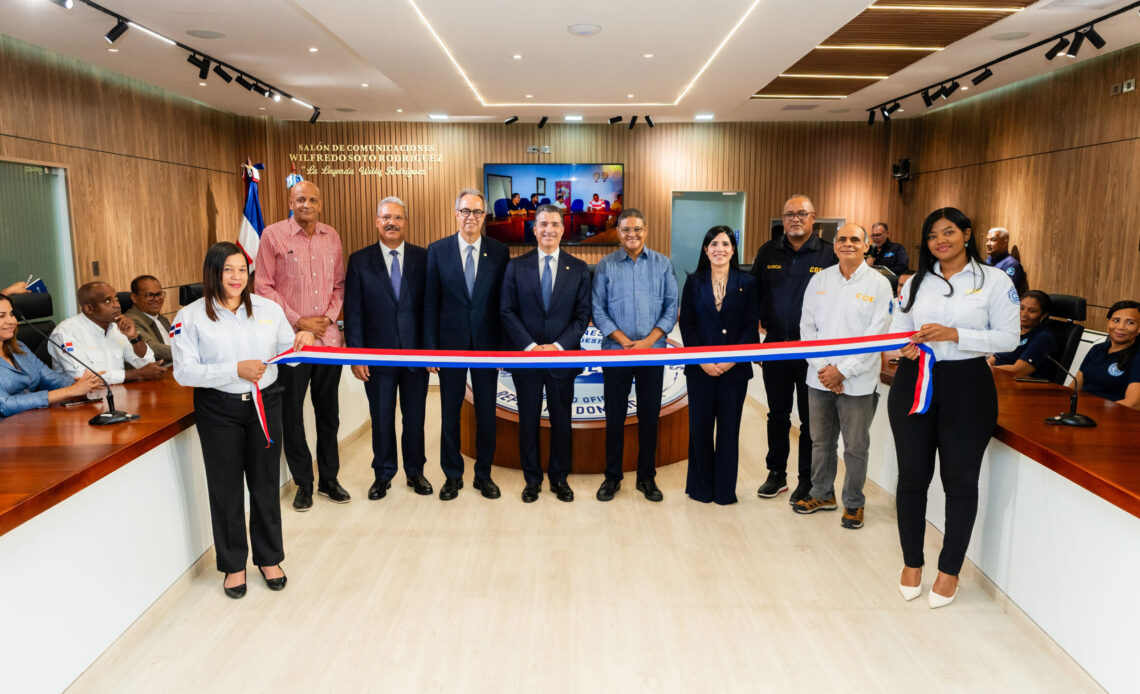 Banco Popular Renueva Sala de Coordinación y Comunicaciones del COE