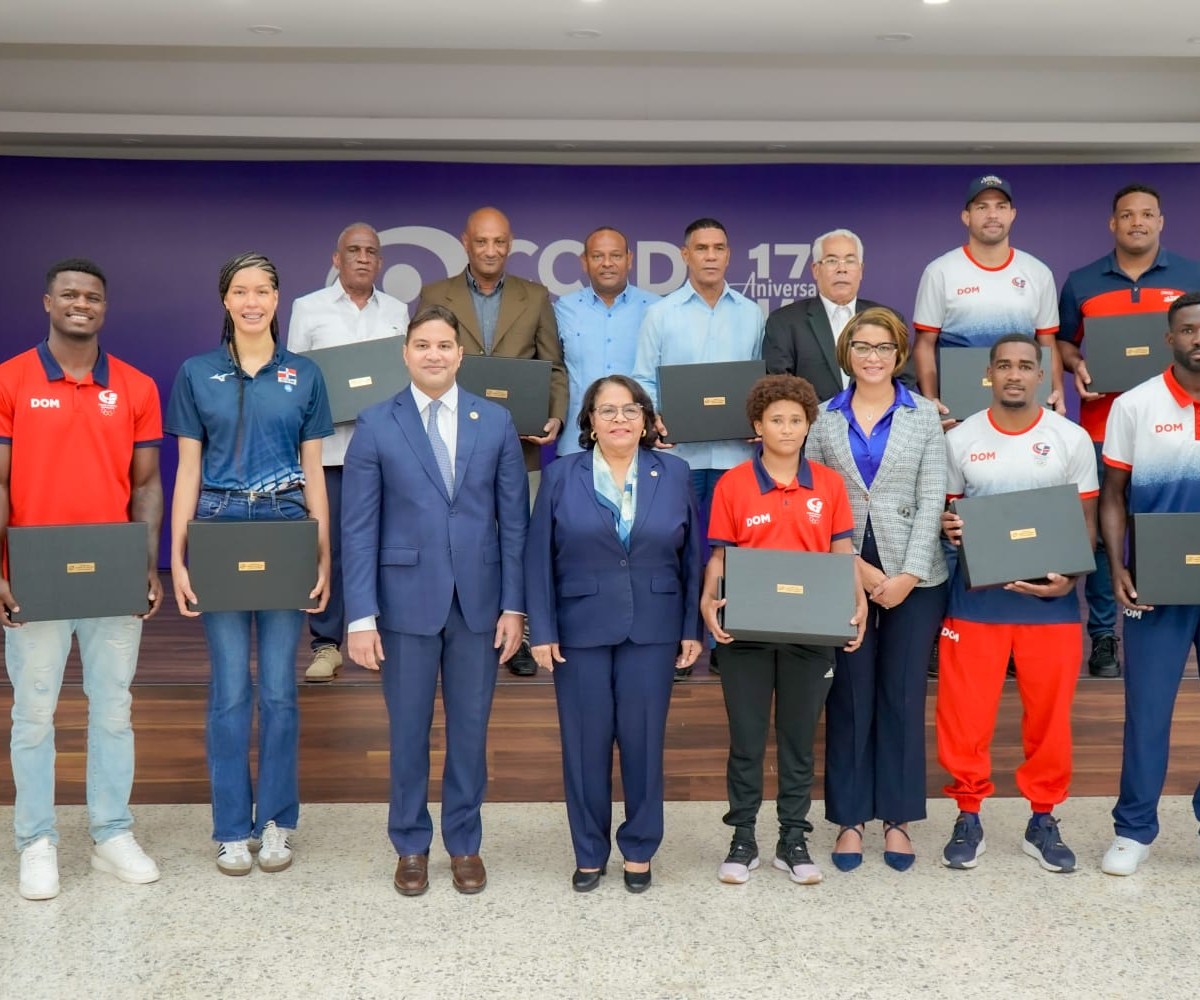 Cámara de Cuentas Distingue a Medallistas por su Éxito en Santo Domingo 2026