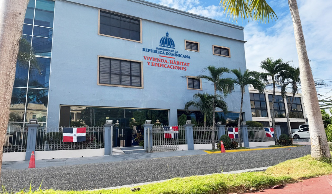 MIVHED Presenta Estrategia para Optimizar Trámites y Reporta 1,122 Autorizaciones de Construcción en 2026