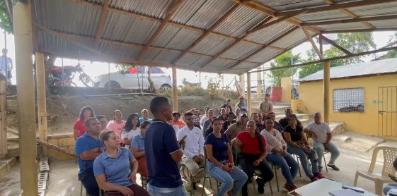 Padres de Jánico Condicionan el Regreso a Clases a la Entrega de Nueva Escuela