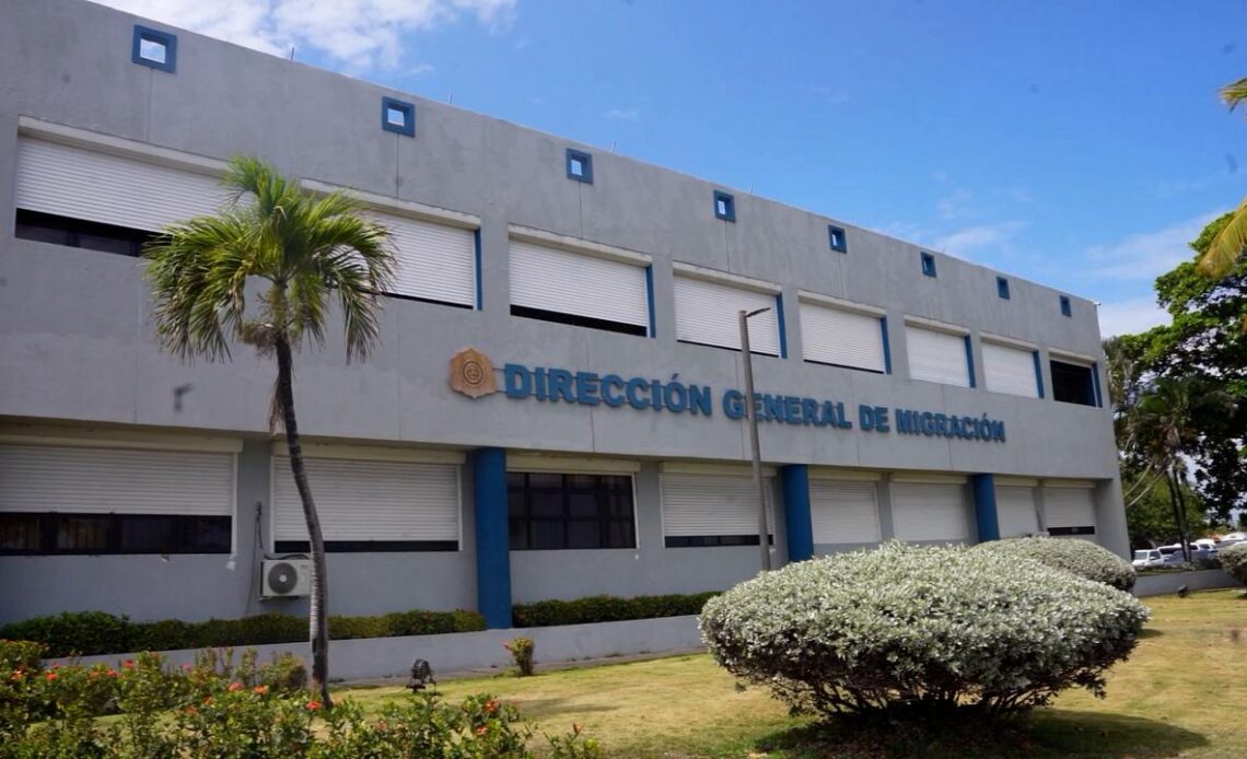 Autoridades Migratorias Identifican a 22 Viajeros Buscados por Interpol y la PGR en Aeropuertos Nacionales