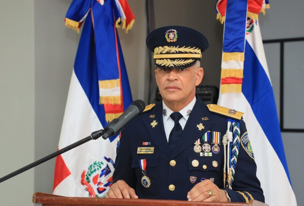 La Policía Nacional Anuncia Reestructuración en Mandos y Direcciones Clave