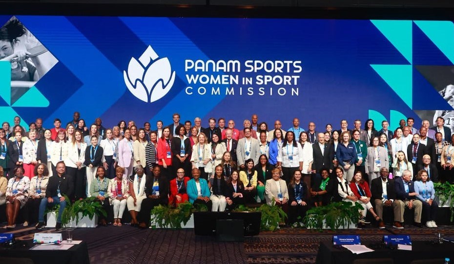Dulce María Piña Asiste a Foro de Liderazgo Femenino Deportivo en Perú