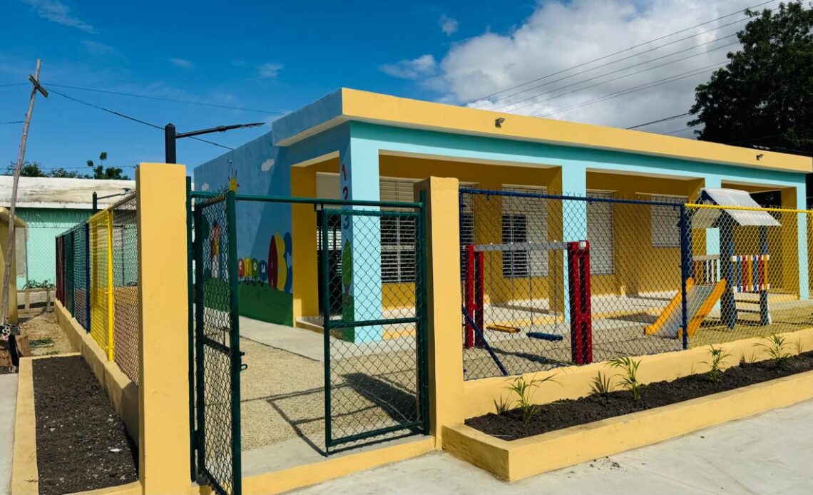 Autoridades Añaden Tres Aulas de Nivel Inicial en Centros de Montecristi y Dajabón