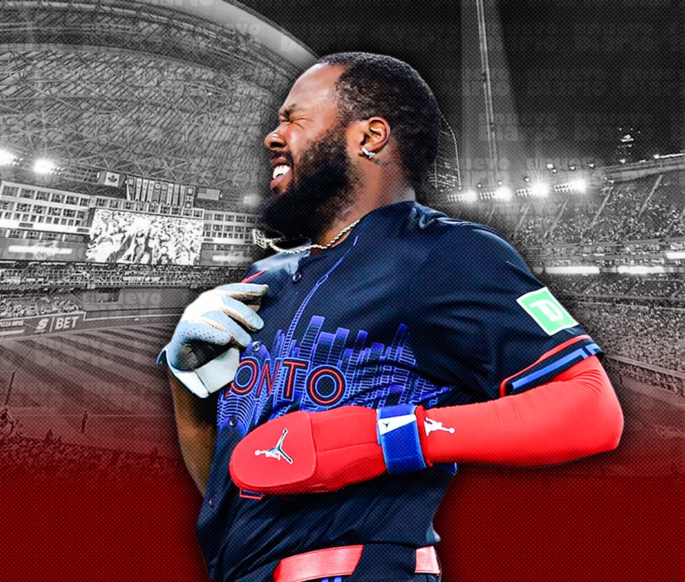 Vladimir Guerrero Jr. Abandona Partido Contra Yankees Tras Colisión en Tercera Base