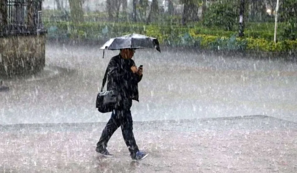 Onda Tropical Provocará Lluvias y Tormentas Hoy; Autoridades Monitorean Tres Perturbaciones en el Atlántico