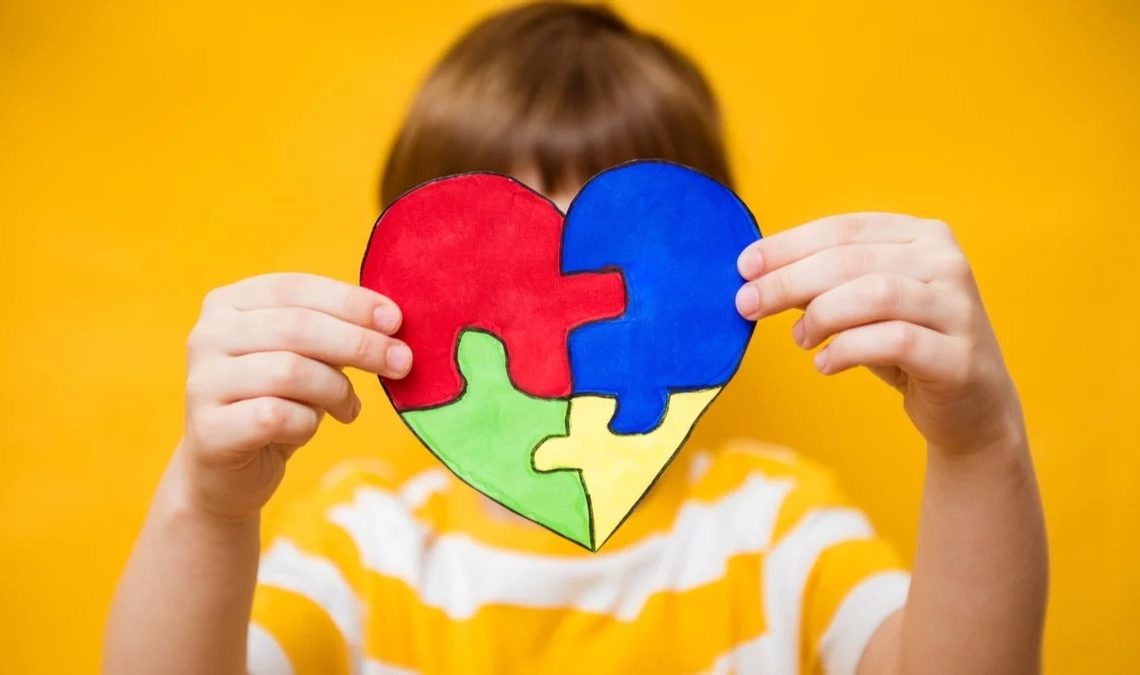 La Sociedad Dominicana de Neurología Precisa que Aminoácidos y Vitaminas B No Son un Tratamiento Universal para el Autismo