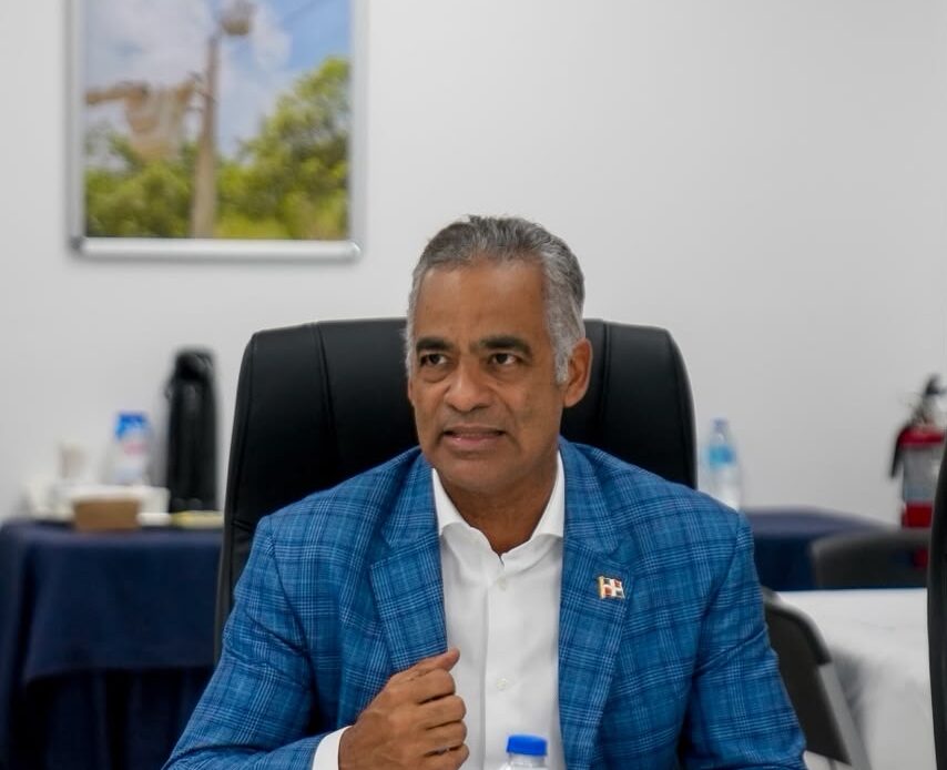 Gobierno Dominicano Sin Planes de Aumento en el Precio de la Electricidad, Afirma Ministro