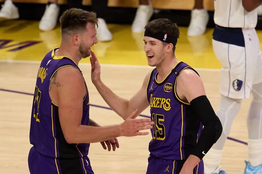 Los Lakers alcanzan un acuerdo de venta por 12.000 millones de dólares con los empresarios Kushner e Iger